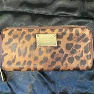 Micheal Kors wallet